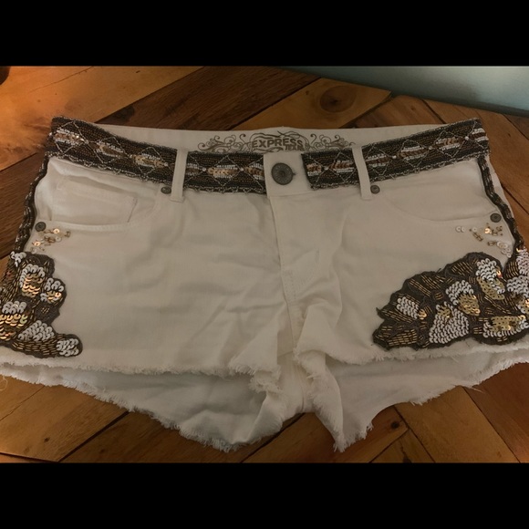 Express women’s beaded shorts size 6 - Picture 2 of 6